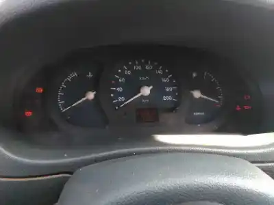 Здавання транспортного засобу renault kangoo (f/kc0) alize року 1998 потужний f8q