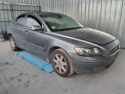 Vehículo de desguace volvo                                              s40 berlina                                                                                                                                                                                                                                                2.0 d momentum                                                                                                                                                                                                                                             del año 2006 con motor d4204t