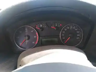 Véhicule à la ferraille fiat stilo (192) 1.9 jtd / 1.9 jtd 115 active de l'année 2002 alimenté 192a1000