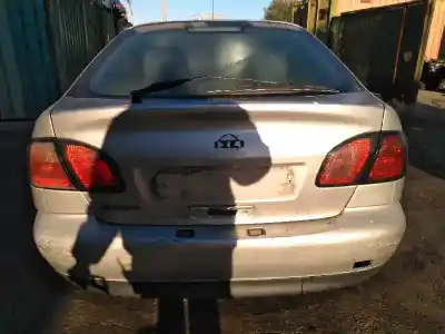 Veicolo di demolizione nissan primera berlina (p11) básico dell'anno 2001 alimentato cd20