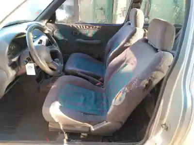 Veicolo di demolizione nissan micra (k11) lx dell'anno 1995 alimentato cg13