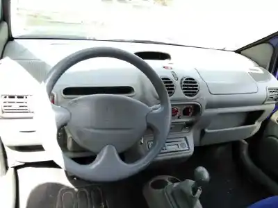 Veículo de Sucata renault twingo (co6) 1.2 alize do ano 2002 alimentado d4f a7