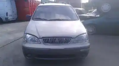 Sloopvoertuig KIA CARENS 1.8 LS Monovolumen van het jaar 2000 aangedreven TB