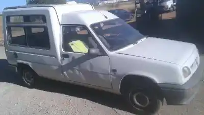 Veicolo di demolizione renault                                            express                                                                                                                                                                                                                                                    1.2                                                                                                                                                                                                                                                        dell'anno 1996 alimentato c3g