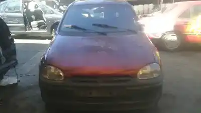 Véhicule à la ferraille OPEL CORSA B Swing de l'année 1994 alimenté T4EC1