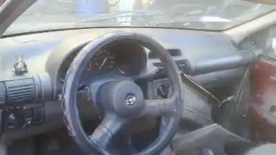 Véhicule à la ferraille opel corsa b swing de l'année 1994 alimenté t4ec1