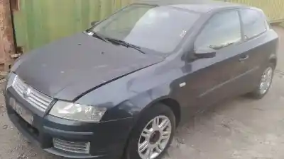 Véhicule à la ferraille fiat stilo (192) 1.9 jtd / 1.9 jtd 115 active de l'année 2002 alimenté 192a1000