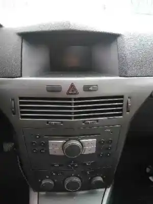 Veículo de Sucata opel astra h berlina cosmo do ano 2005 alimentado z17dth