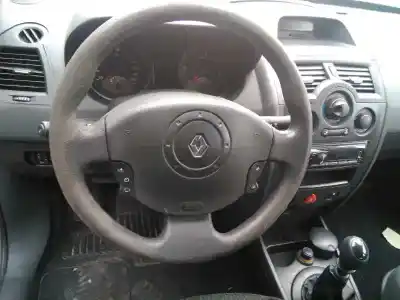 Verschrottungsfahrzeug renault megane ii berlina 5p luxe dynamique des jahres 2006 angetrieben k9k p732