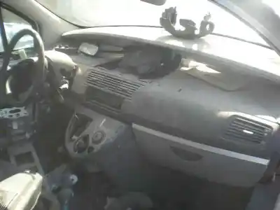 Veículo de Sucata peugeot 807 2.2 hdi fap cat (4hw) do ano 2006 alimentado 