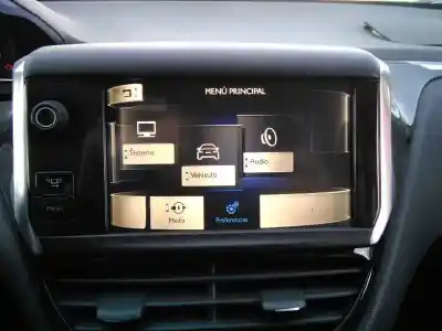 Veículo de Sucata peugeot 208 style do ano 2012 alimentado hm01