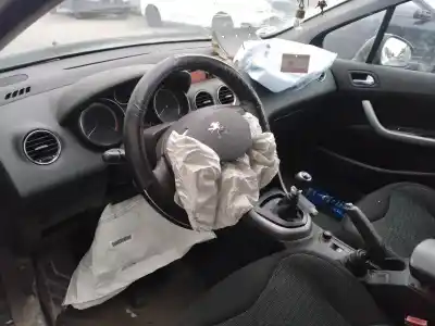 Veículo de Sucata peugeot 308 sport do ano 2009 alimentado 9hz