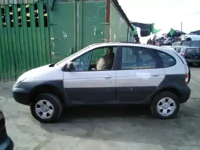 Scrapping Vehicle renault scenic rx4 (ja0) 1.9 dci sportway of the year 2002 powered f9q k7