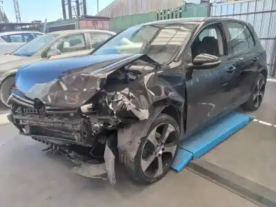 Veicolo di demolizione volkswagen golf vi (5k1) advance dell'anno 2010 alimentato cayb