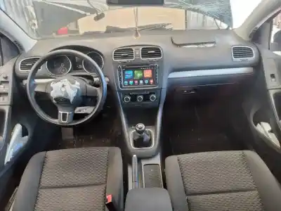 Veicolo di demolizione volkswagen golf vi (5k1) advance dell'anno 2010 alimentato cayb