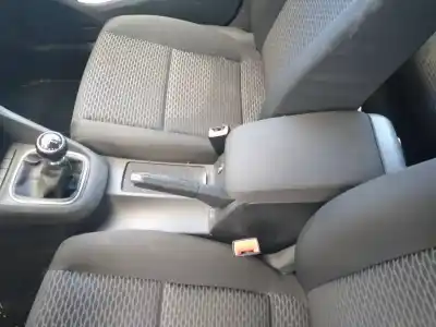 Veicolo di demolizione volkswagen golf vi (5k1) advance dell'anno 2010 alimentato cayb