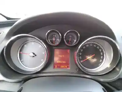 Veículo de Sucata opel insignia berlina cosmo do ano 2010 alimentado a20dth