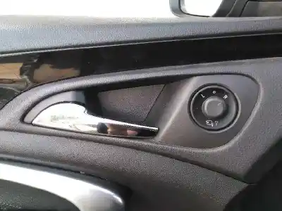 Veículo de Sucata opel insignia berlina cosmo do ano 2010 alimentado a20dth