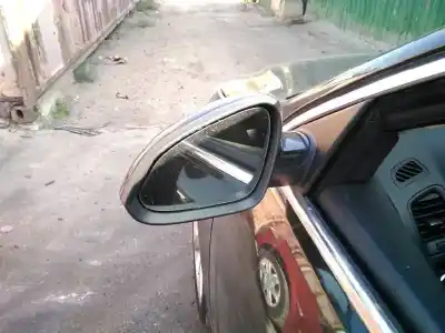 Veículo de Sucata opel insignia berlina cosmo do ano 2010 alimentado a20dth