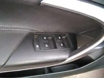 Veículo de Sucata opel insignia berlina cosmo do ano 2010 alimentado a20dth