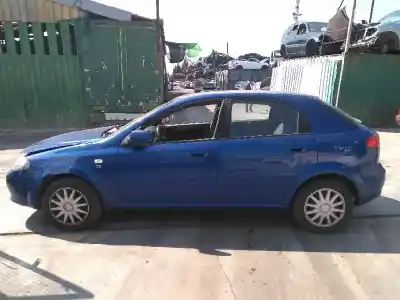 Veículo de Sucata daewoo lacetti sx do ano 2004 alimentado f16d3