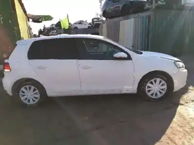 Veículo de Sucata volkswagen golf vi (5k1) advance bluemotion do ano 2009 alimentado cayc