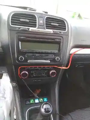 Veículo de Sucata volkswagen golf vi (5k1) advance bluemotion do ano 2009 alimentado cayc