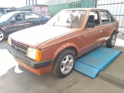 Veículo de Sucata opel kadett d sr berlina do ano 1982 alimentado 13s