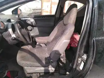 Veículo de Sucata peugeot 107 básico do ano 2007 alimentado 1kr