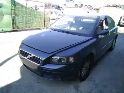 Sloopvoertuig volvo                                              s40 berlina                                                                                                                                                                                                                                                2.0 d momentum                                                                                                                                                                                                                                             van het jaar 2004 aangedreven d4204t