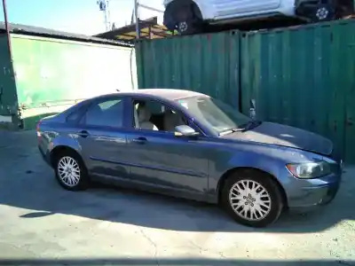 Sloopvoertuig volvo                                              s40 berlina                                                                                                                                                                                                                                                2.0 d momentum                                                                                                                                                                                                                                             van het jaar 2004 aangedreven d4204t