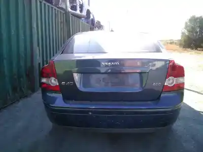 Sloopvoertuig volvo                                              s40 berlina                                                                                                                                                                                                                                                2.0 d momentum                                                                                                                                                                                                                                             van het jaar 2004 aangedreven d4204t