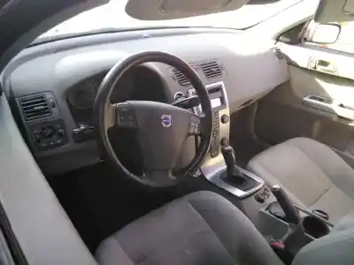 Sloopvoertuig volvo                                              s40 berlina                                                                                                                                                                                                                                                2.0 d momentum                                                                                                                                                                                                                                             van het jaar 2004 aangedreven d4204t