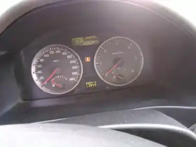 Sloopvoertuig volvo                                              s40 berlina                                                                                                                                                                                                                                                2.0 d momentum                                                                                                                                                                                                                                             van het jaar 2004 aangedreven d4204t