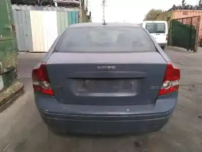 Sloopvoertuig volvo                                              s40 berlina                                                                                                                                                                                                                                                2.0 d momentum                                                                                                                                                                                                                                             van het jaar 2004 aangedreven d4204t