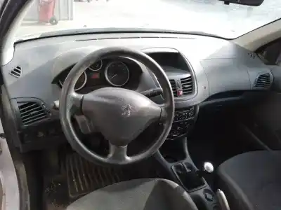 Veículo de Sucata peugeot 206+ básico do ano 2011 alimentado 8hr / 8h01