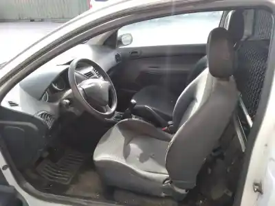 Veículo de Sucata peugeot 206+ básico do ano 2011 alimentado 8hr / 8h01