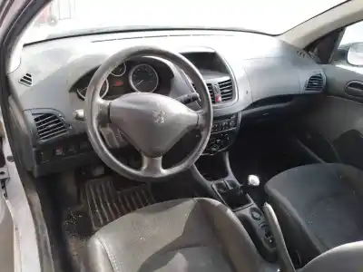 Veículo de Sucata peugeot 206+ básico do ano 2011 alimentado 8hr / 8h01