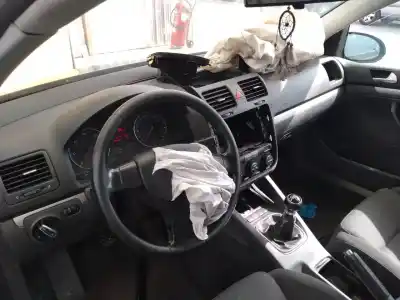 Veículo de Sucata volkswagen golf v berlina (1k1) highline do ano 2006 alimentado bkc