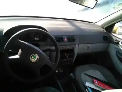 Scrapping Vehicle skoda fabia (6y2/6y3) comfort of the year 2000 powered asy