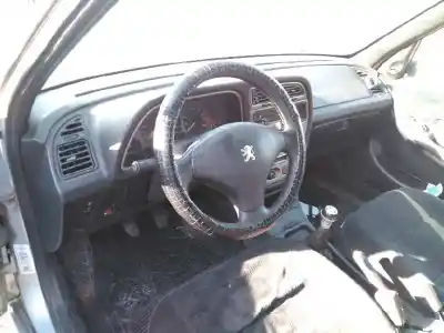 Здавання транспортного засобу peugeot 306 break boulebard року 2001 потужний nft