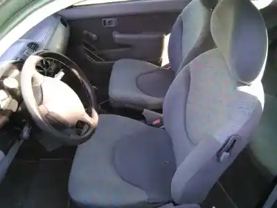 Sloopvoertuig nissan micra (k11) beat van het jaar 1998 aangedreven cg10