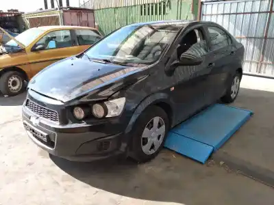 Veículo de Sucata chevrolet aveo sedán ls do ano 2013 alimentado a12xer