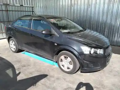 Veículo de Sucata chevrolet aveo sedán ls do ano 2013 alimentado a12xer