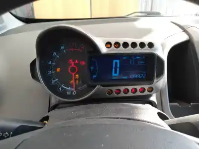 Veículo de Sucata chevrolet aveo sedán ls do ano 2013 alimentado a12xer