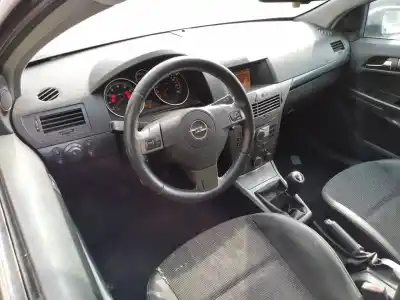 Здавання транспортного засобу opel astra gtc enjoy року 2005 потужний z18xe
