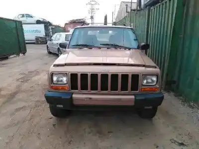 Veicolo di demolizione CHRYSLER JEEP CHEROKEE (J) 2.5 TD dell'anno 2000 alimentato DD70C