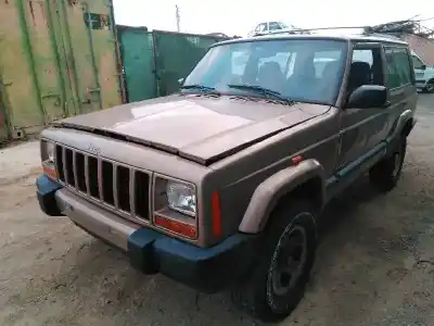 Veículo de Sucata chrysler jeep cherokee (j) 2.5 td do ano 2000 alimentado dd70c