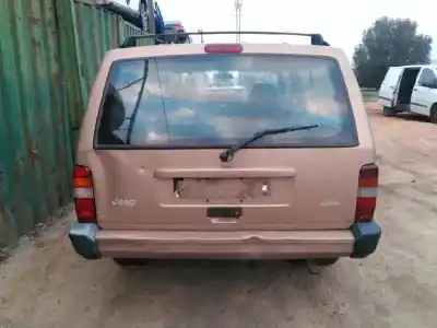 Veículo de Sucata chrysler jeep cherokee (j) 2.5 td do ano 2000 alimentado dd70c