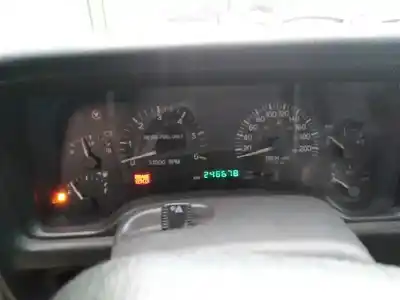 Veículo de Sucata chrysler jeep cherokee (j) 2.5 td do ano 2000 alimentado dd70c